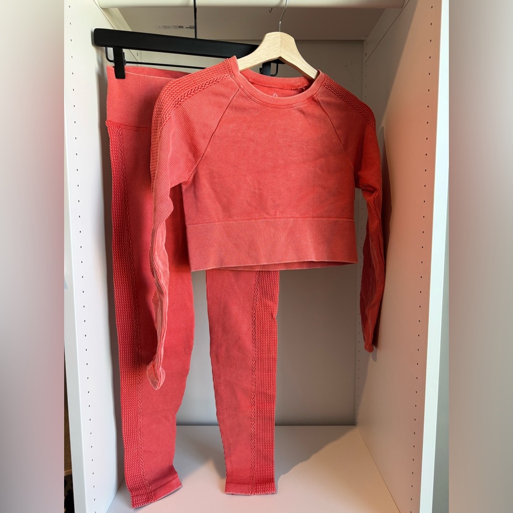 Offline Coral Crop Long-Sleeve Top and matching Leggings Set